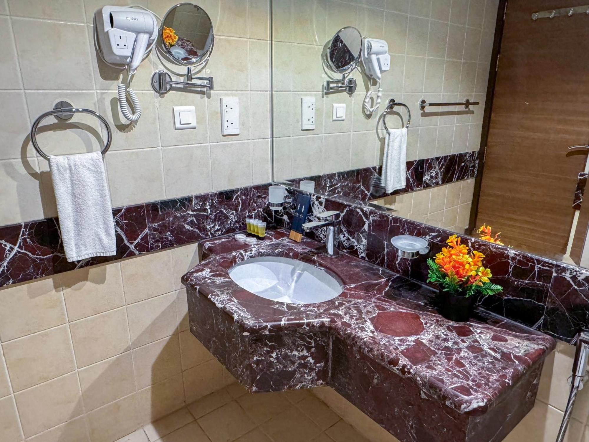 Rabwat Al Safwah Golden Hotel Medina Exterior foto